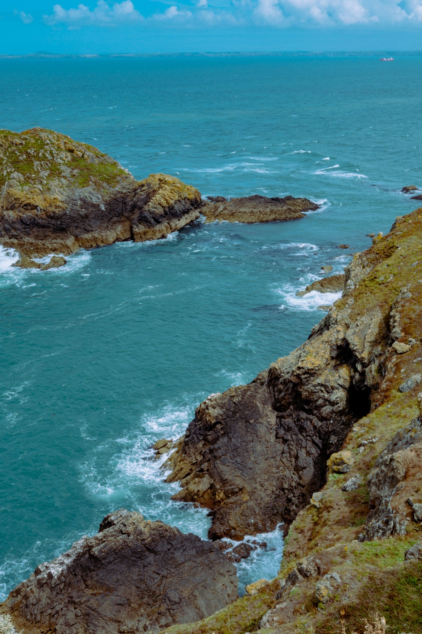 Rocky cliffs and turquoise sea on the Pembrokeshire coast